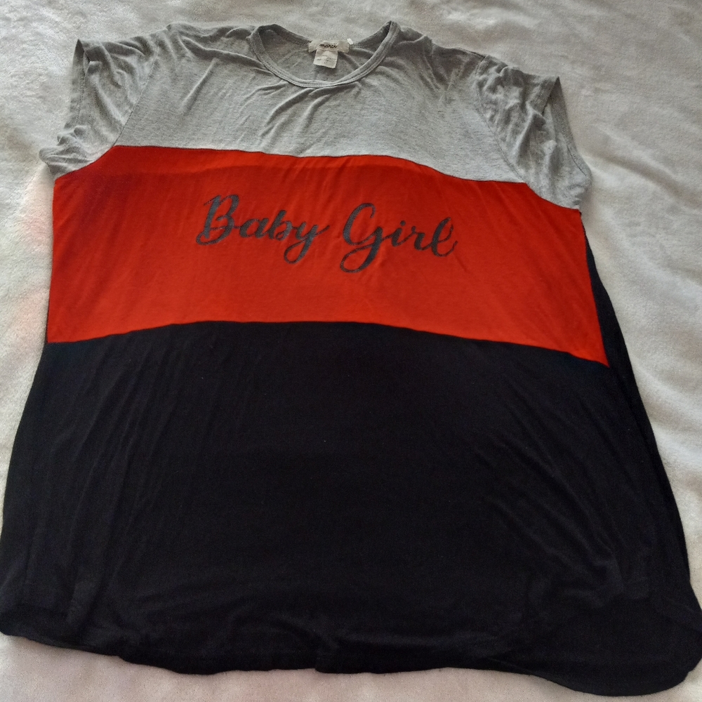 MARCI BLACK, RED, AND GREY PLUS SIZE SHORT SLEEVE SHIRT. WOMENS SIZE 1X.